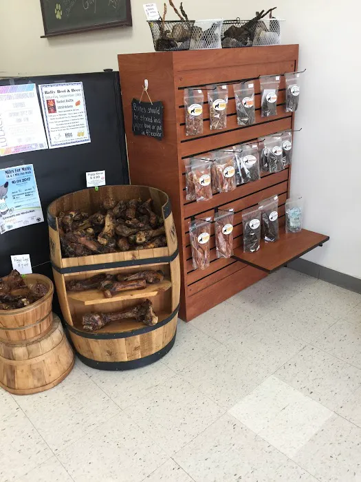 Canine Acres Bakery and Deli Picture 5