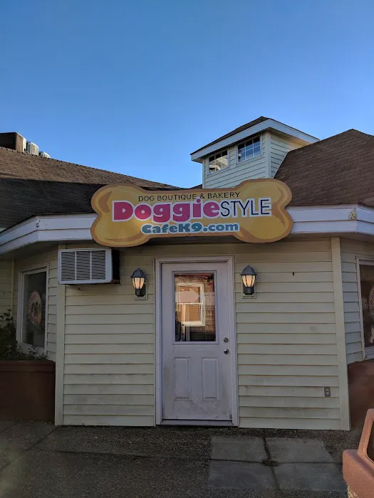 Doggie Style K9 Cafe Picture 4