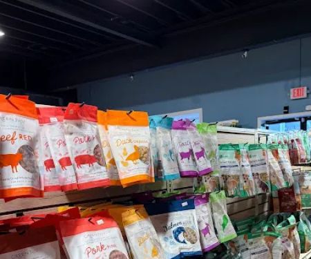 L&B Healthy Pet Markets
