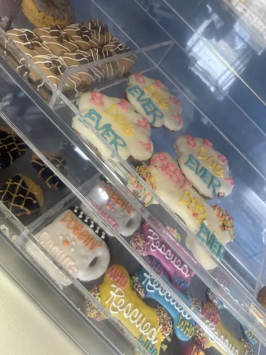 Roxanne’s Gourmet Pet Bakery Picture 1