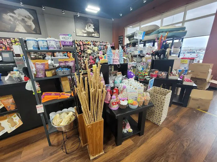 Whole Pets Market Picture 4
