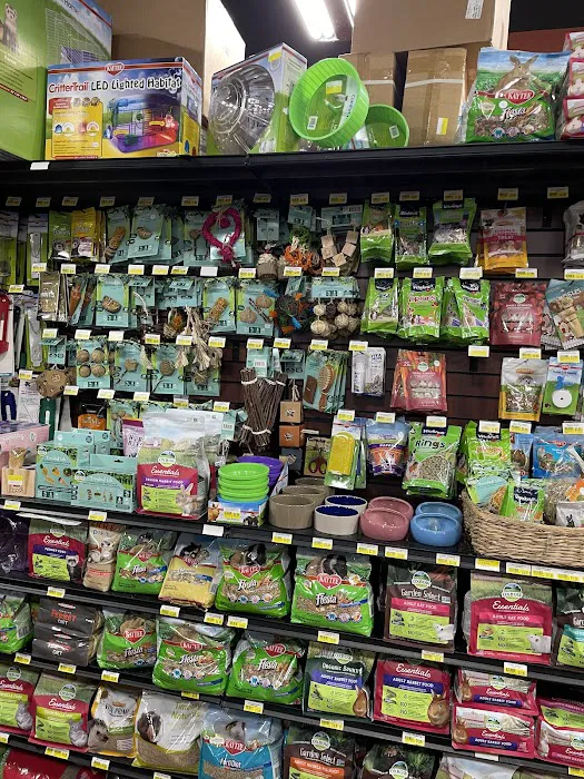 Whole Pets Market Picture 9