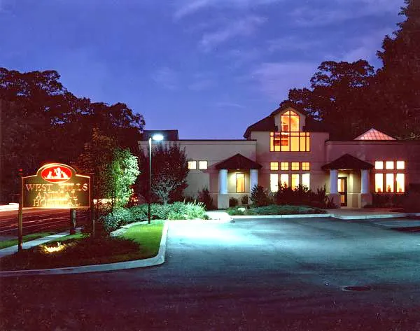 West Hills Animal Hospital & Emergency Center Picture 3