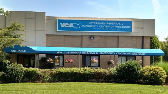 Veterinary Referral & Emergency Center of Westbury Picture 1
