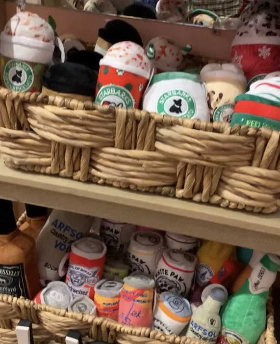 Bark And Biscuit Picture 3