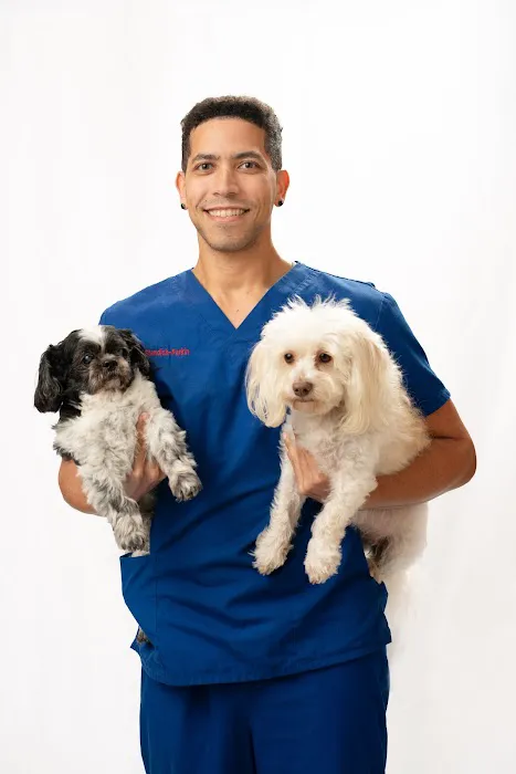 PetSmart Veterinary Services - Commack Picture 3