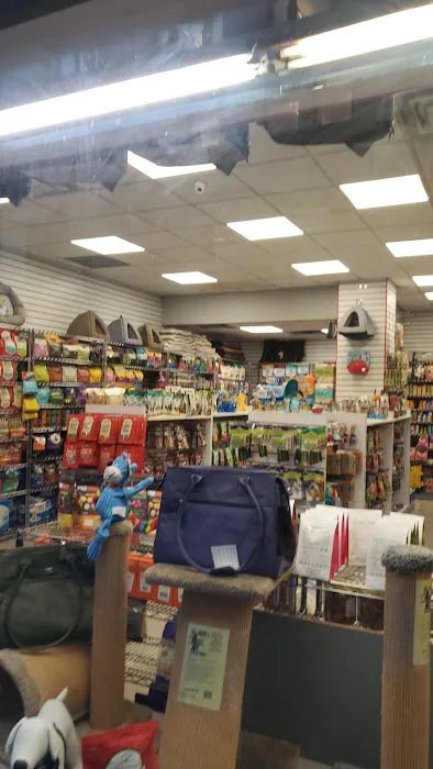 Pet Central Madison Avenue Picture 3
