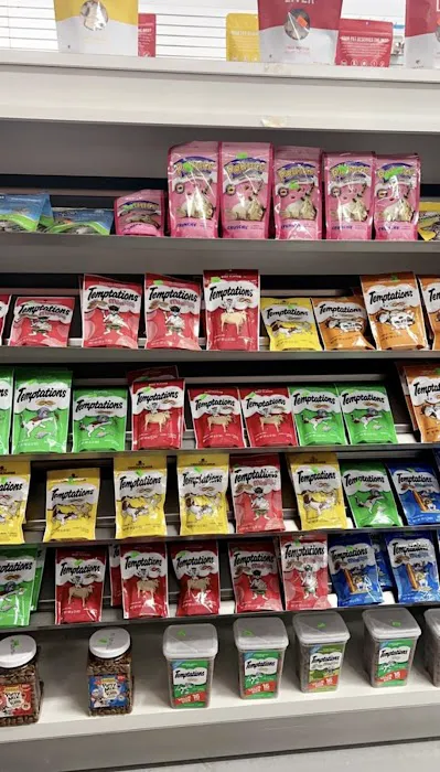 BROADWAY PET STORE Picture 10