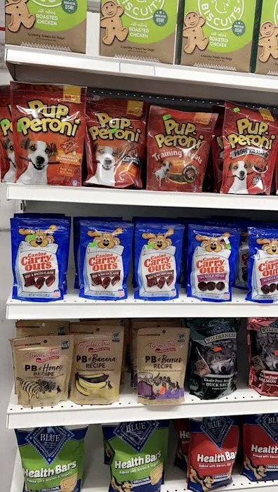 BROADWAY PET STORE Picture 3