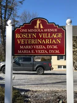 Roslyn Village Veterinarian Picture 6