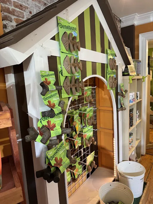 WOOF! WOOF! Pet Boutique & Biscuit Bar Picture 3