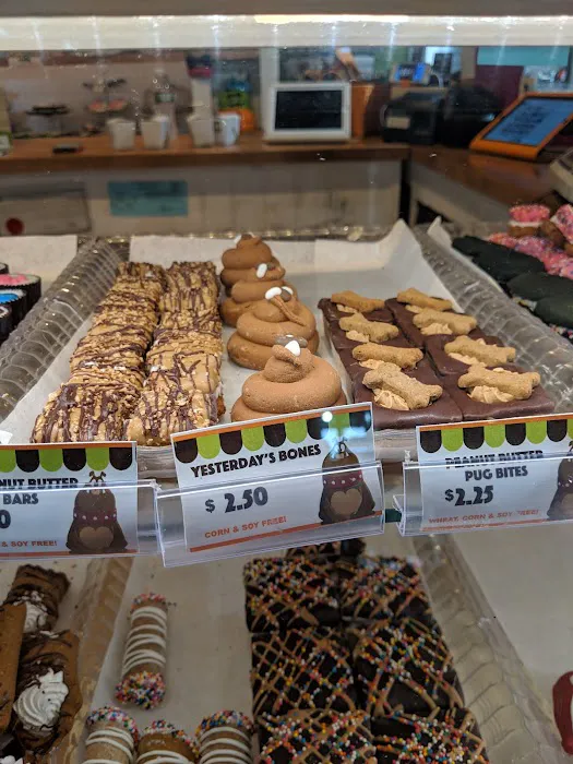 WOOF! WOOF! Pet Boutique & Biscuit Bar Picture 7