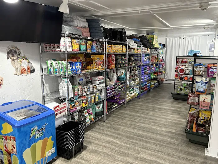 Avila Pet Store Picture 6