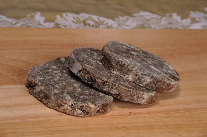 Dogs Gone Raw: Raw Dog Food, Green Tripe and Beef Bones Picture 3