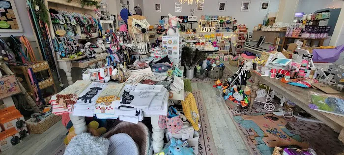 Happy Tails Shoppe Picture 3