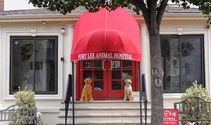 Red Roof Fort Lee Animal Hospital Picture 9