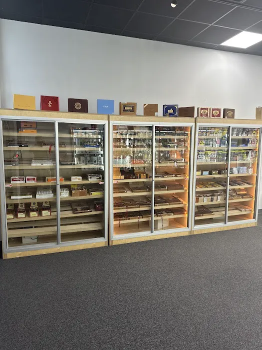 Mohegan smokeshop cigar & vape Picture 4