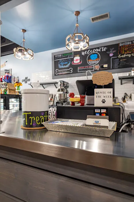 Barking Dog Bakery and Feed Picture 2