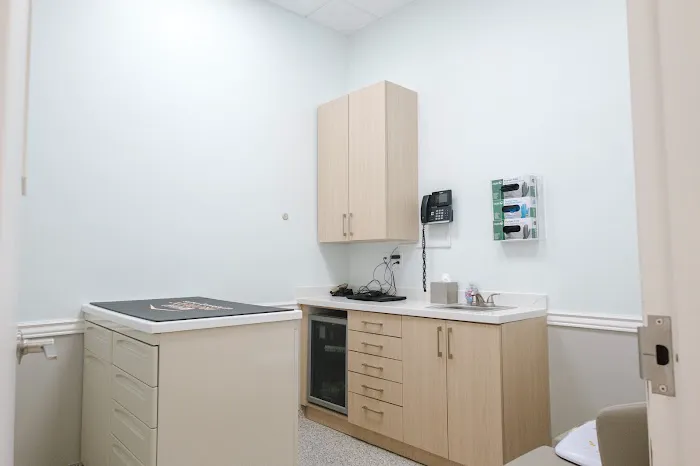 White Plains Veterinary Hospital Picture 2