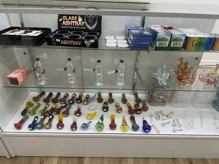 Main Street Tobacco Vape and Beer Picture 4