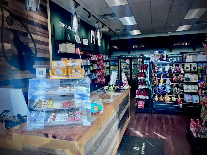 Earthwise Pet Supply & Grooming Spa-White Lake Picture 4