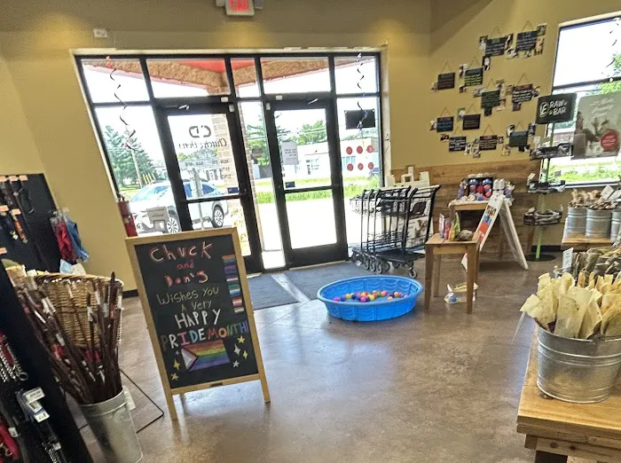 Chuck & Don's Pet Food & Supplies Picture 5