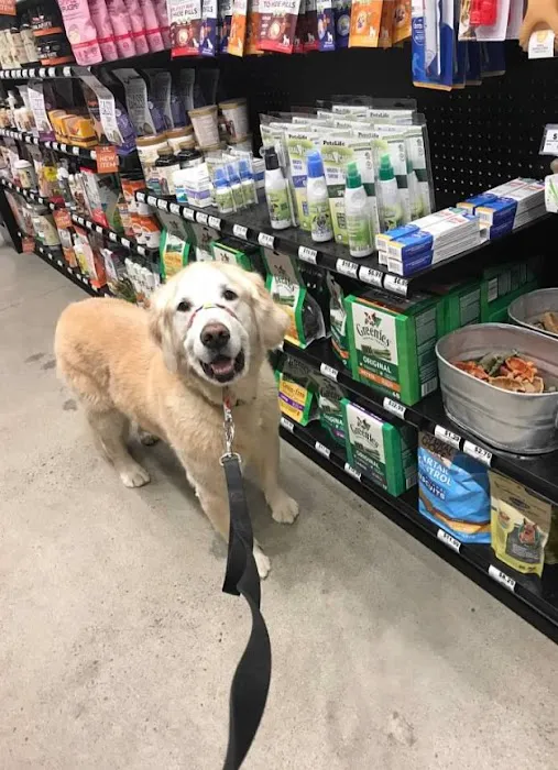 Chuck & Don's Pet Food & Supplies Picture 2