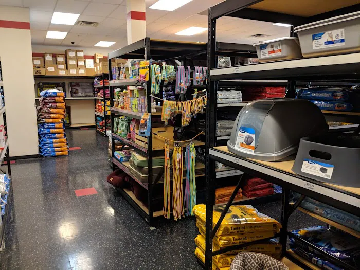 Chuck & Don's Pet Food & Supplies Picture 4