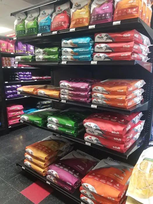 Chuck & Don's Pet Food & Supplies Picture 9