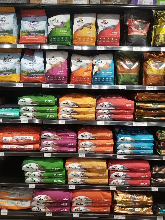 Chuck & Don's Pet Food & Supplies Picture 7