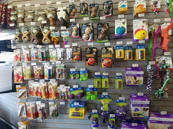 Chuck & Don's Pet Food & Supplies Picture 7