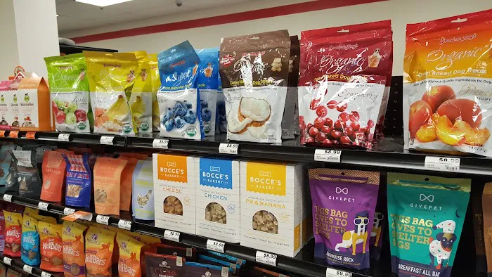 Chuck & Don's Pet Food & Supplies Picture 3