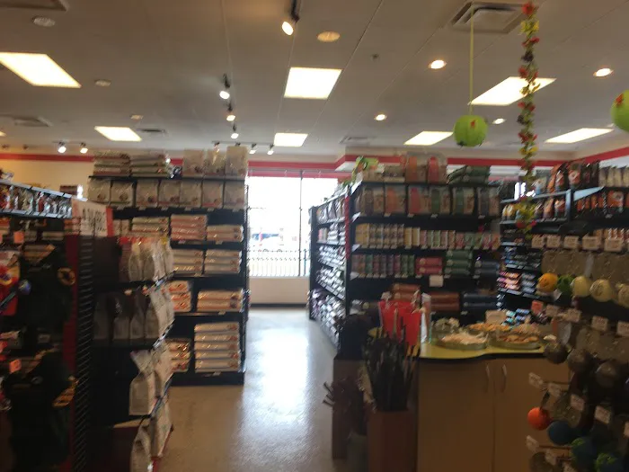 Chuck & Don's Pet Food & Supplies Picture 2