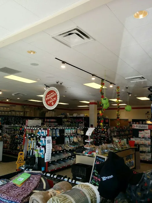 Chuck & Don's Pet Food & Supplies Picture 8