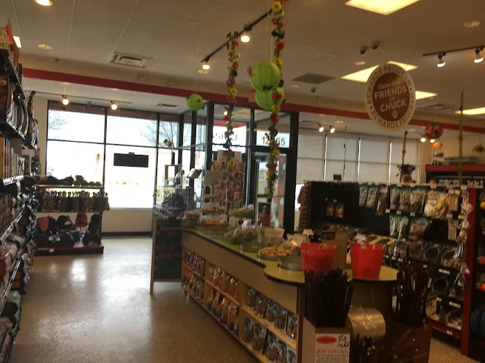 Chuck & Don's Pet Food & Supplies Picture 6
