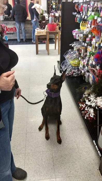 Chuck & Don's Pet Food & Supplies Picture 5