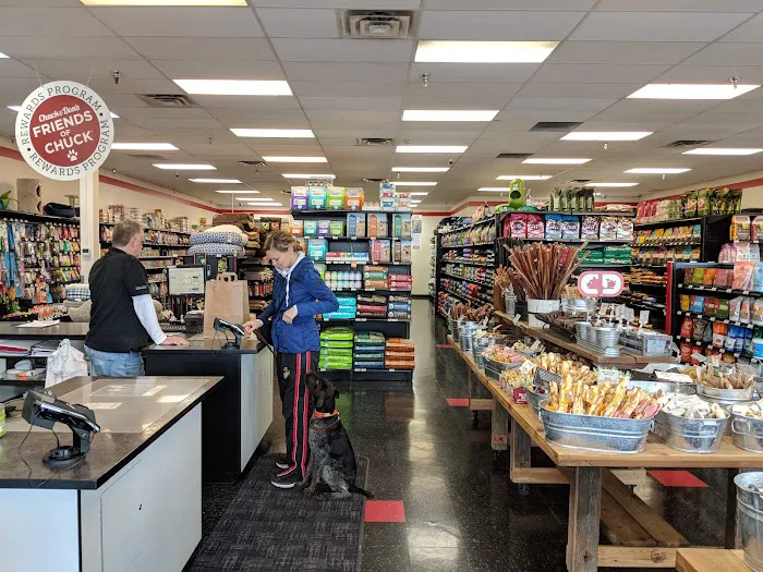 Chuck & Don's Pet Food & Supplies Picture 9