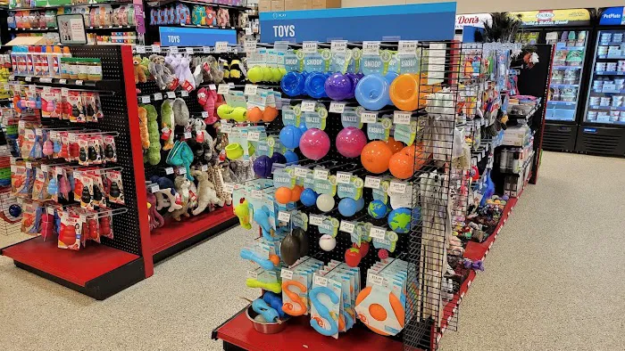 Chuck & Don's Pet Food & Supplies Picture 4