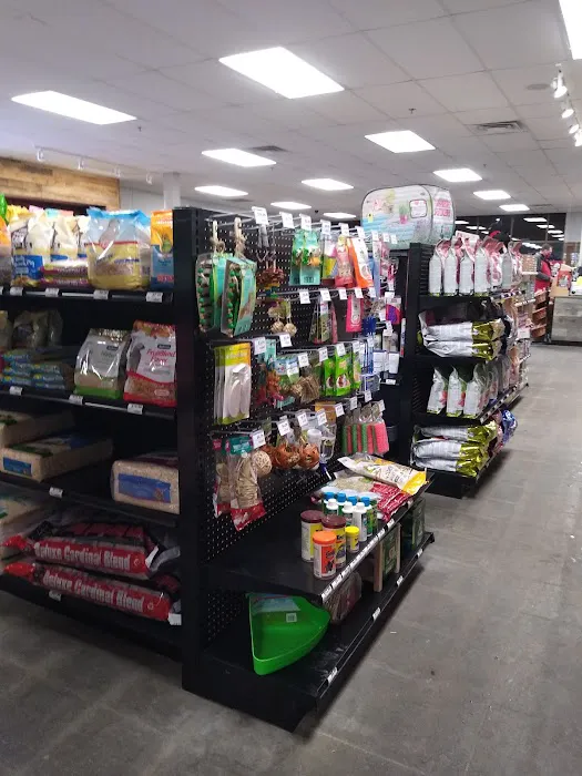 Chuck & Don's Pet Food & Supplies Picture 3