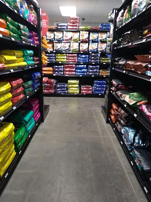 Chuck & Don's Pet Food & Supplies Picture 6