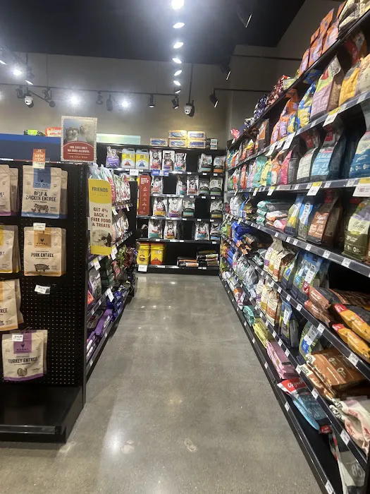 Chuck & Don's Pet Food & Supplies Picture 5
