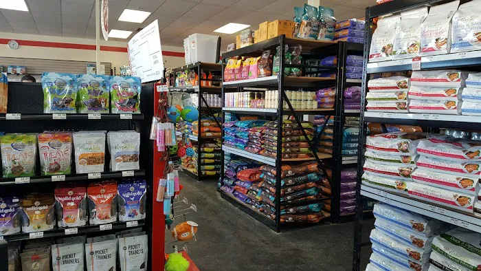 Chuck & Don's Pet Food & Supplies Picture 4