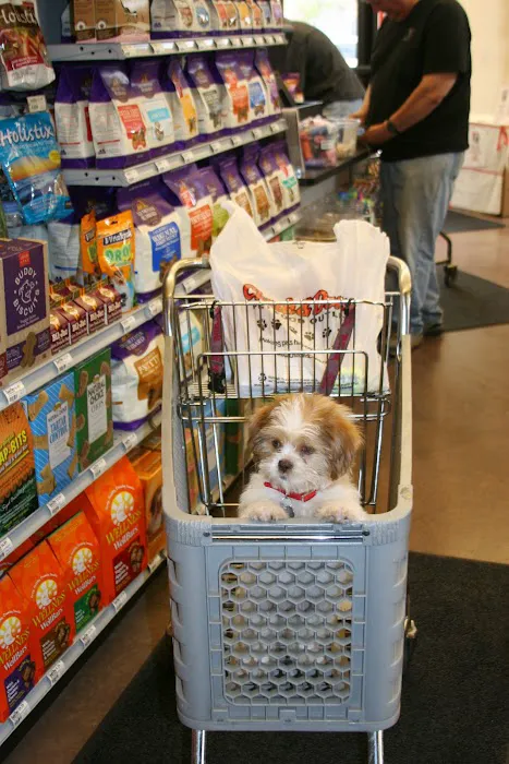 Chuck & Don's Pet Food & Supplies Picture 9