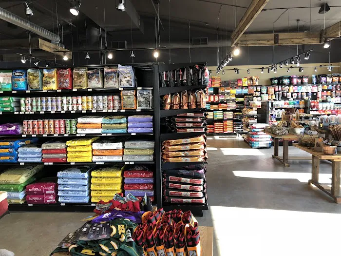 Chuck & Don's Pet Food & Supplies Picture 7