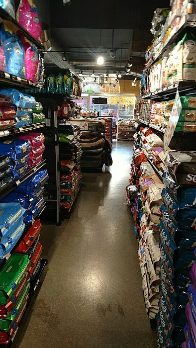 Chuck & Don's Pet Food & Supplies Picture 1