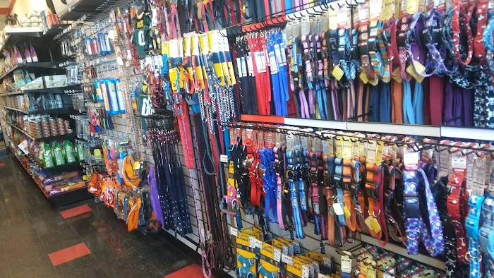 Chuck & Don's Pet Food & Supplies Picture 1