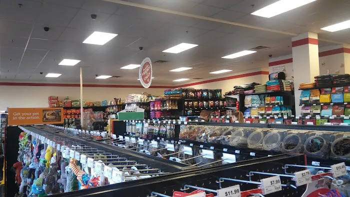 Chuck & Don's Pet Food & Supplies Picture 2