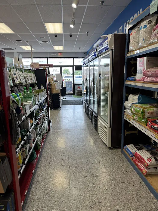 Chuck & Don's Pet Food & Supplies Picture 2
