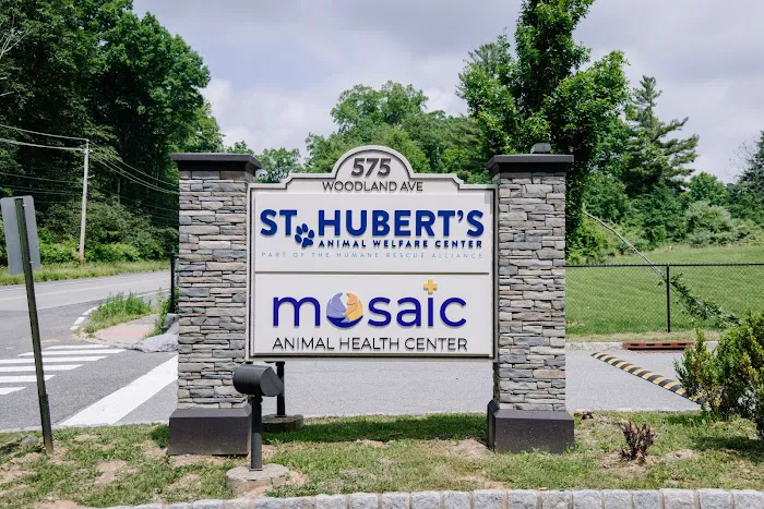 Mosaic Animal Health Center at St. Hubert's Picture 8