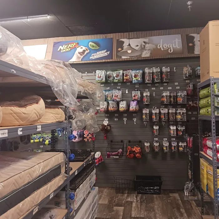 Happy Tails Pet Store Picture 2